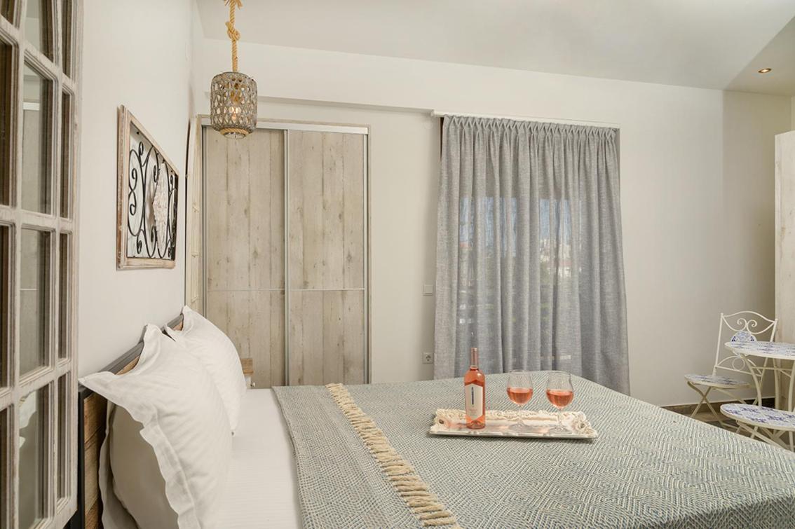 Meltemi Luxury Apartments نيا رودا المظهر الخارجي الصورة